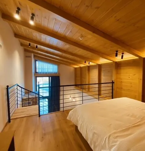 Irene's 4* Káto Loutrákion